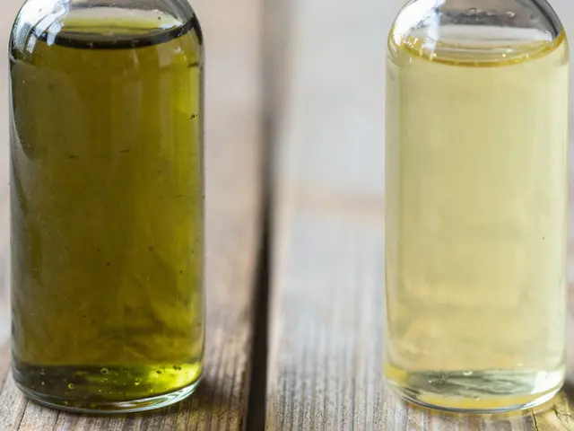Raw vs. Pure CBD: Der Unterschied zwischen Roh-CBD und isoliertem Kristall